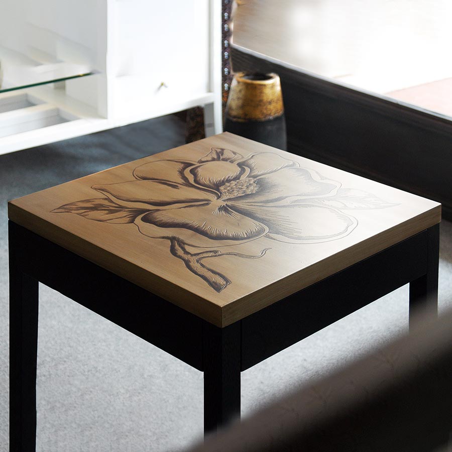 Tavolino quadrato incisione magnolia