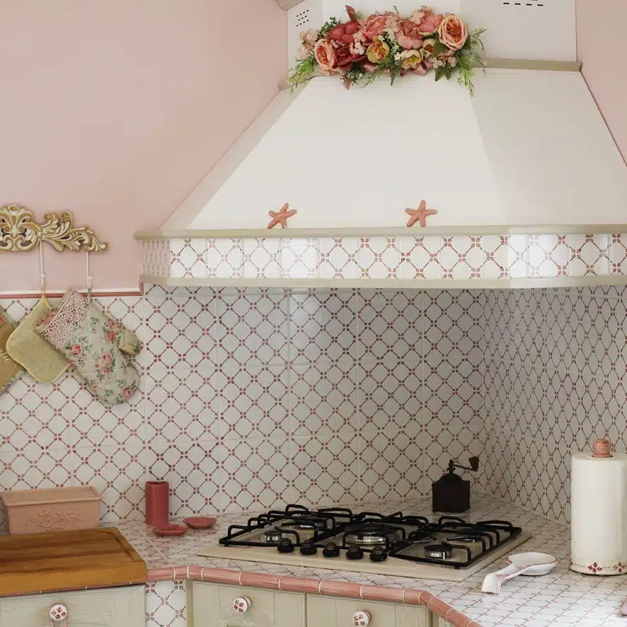 Incantevole e funzionale: una cucina su misura arredata in stile Country Chic 16