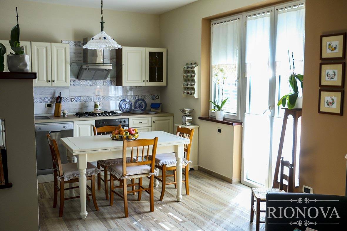 Lavori di restyling cucina anni '90 78