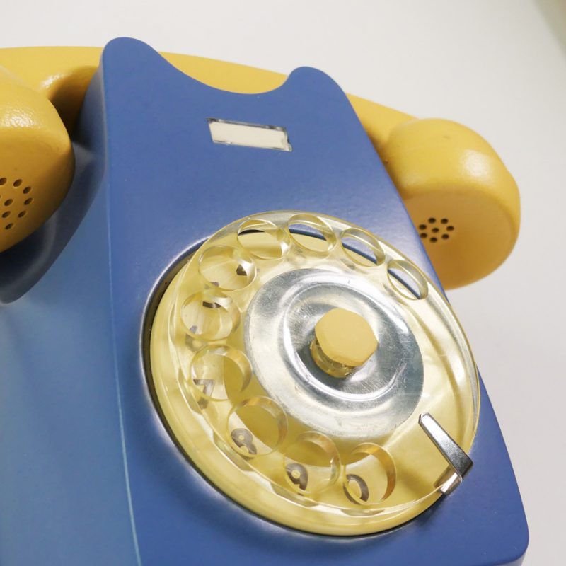 Sicuramente, lasciare i telefoni vintage abbandonati in una busta sarebbe un peccato! 136
