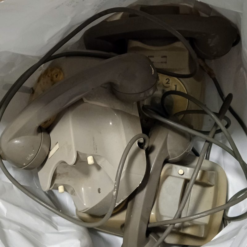 Sicuramente, lasciare i telefoni vintage abbandonati in una busta sarebbe un peccato! 122