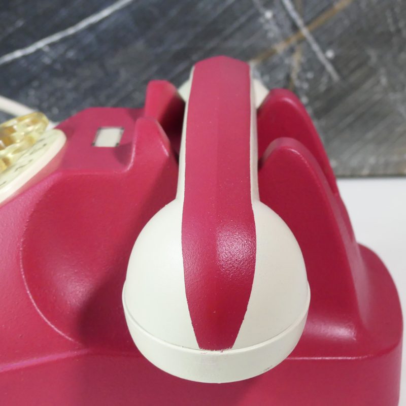Sicuramente, lasciare i telefoni vintage abbandonati in una busta sarebbe un peccato! 132