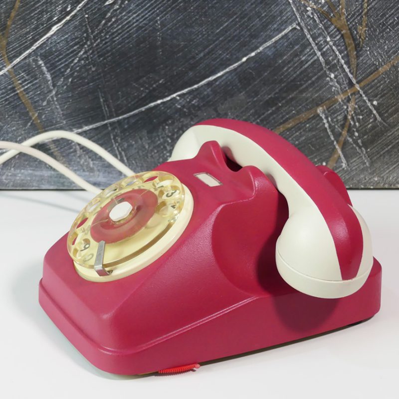 Sicuramente, lasciare i telefoni vintage abbandonati in una busta sarebbe un peccato! 128
