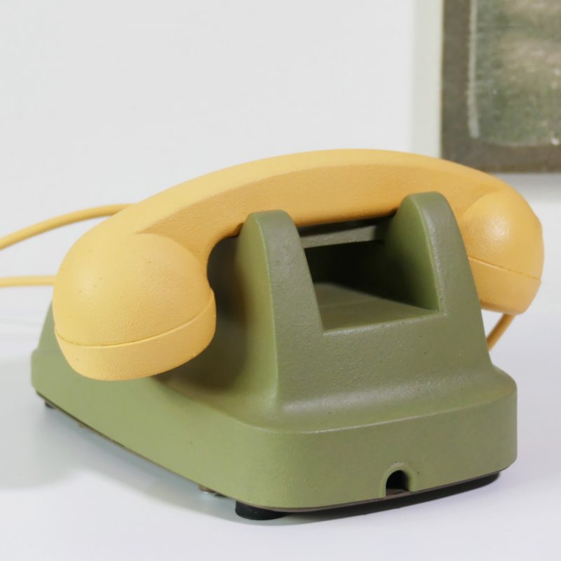 Sicuramente, lasciare i telefoni vintage abbandonati in una busta sarebbe un peccato! 134