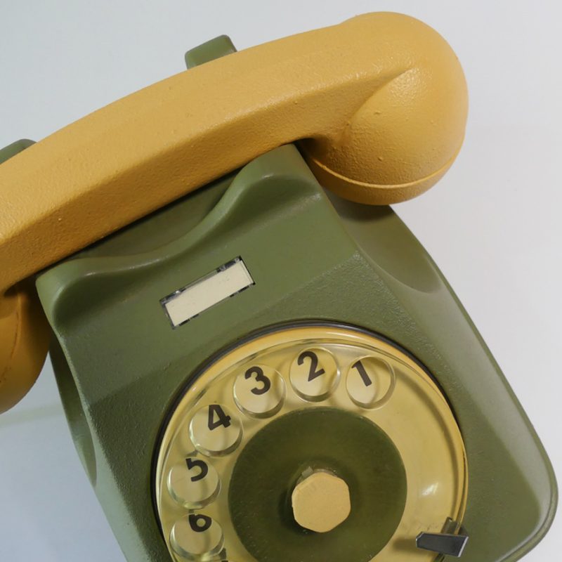 Sicuramente, lasciare i telefoni vintage abbandonati in una busta sarebbe un peccato! 18