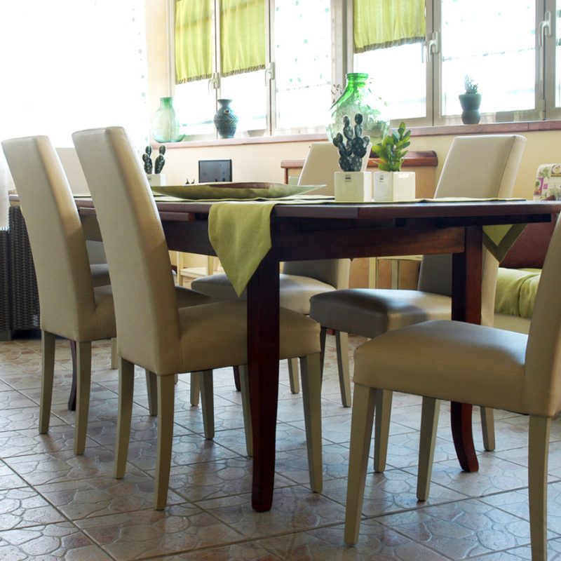 Ammodernamento di un salone con Mobili di Famiglia Rivisitati: Un Progetto di Restyling dal Cuore Antico 92