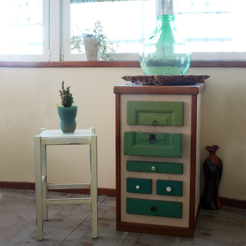 Ammodernamento di un salone con Mobili di Famiglia Rivisitati: Un Progetto di Restyling dal Cuore Antico 109
