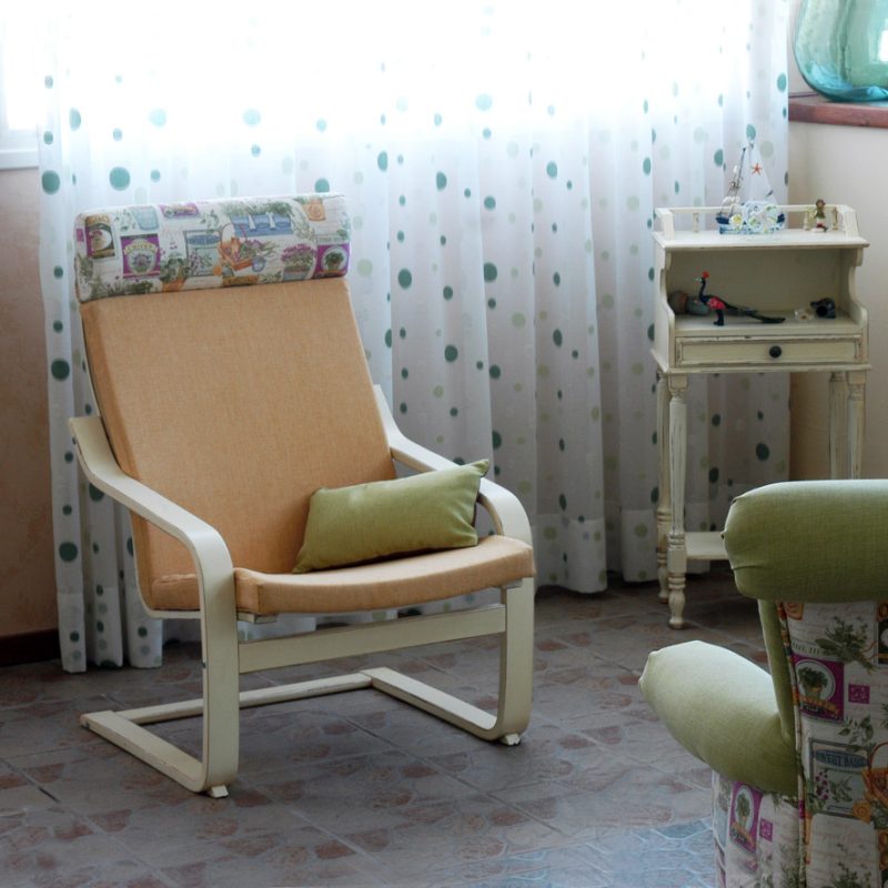 Ammodernamento di un salone con Mobili di Famiglia Rivisitati: Un Progetto di Restyling dal Cuore Antico 93