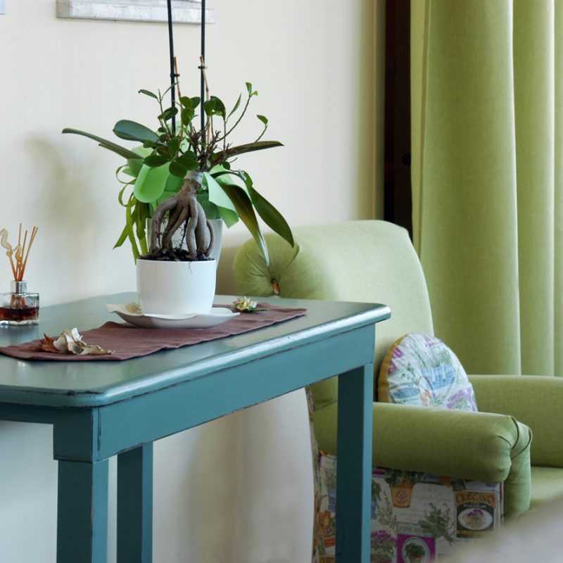 Ammodernamento di un salone con Mobili di Famiglia Rivisitati: Un Progetto di Restyling dal Cuore Antico 87