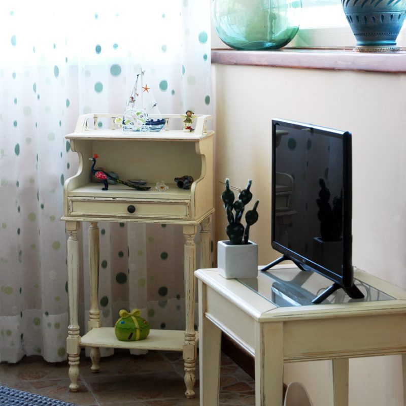 Ammodernamento di un salone con Mobili di Famiglia Rivisitati: Un Progetto di Restyling dal Cuore Antico 88