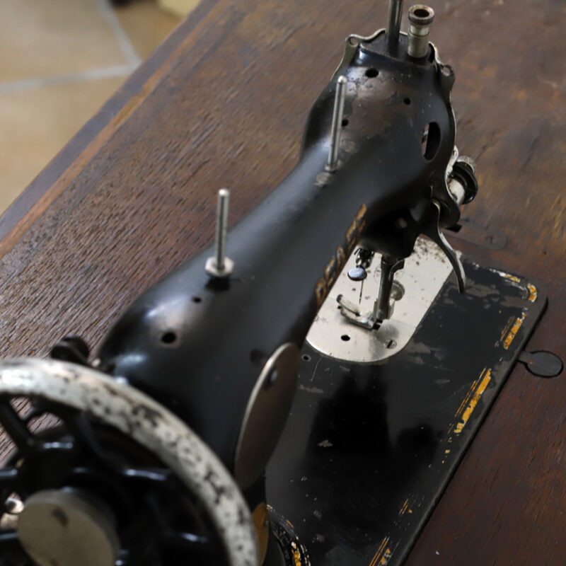 Il cuore che cuce ancora: il restauro della macchina da cucire della nonna 12 Il cuore che cuce ancora: il restauro della macchina da cucire della nonna 12