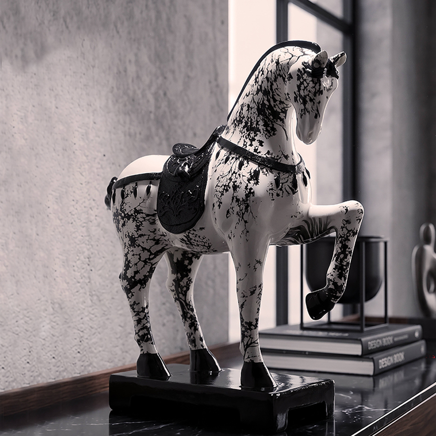 scultura-Okinawa-equine-mauro-Ferretti-rionova-arredamento Scultura Okinawa Equine, Mauro Ferretti - immagine 1