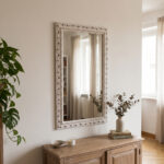 Specchio da Parete Shabby Chic in Legno Bianco Decapé con Intagli - Su Misura