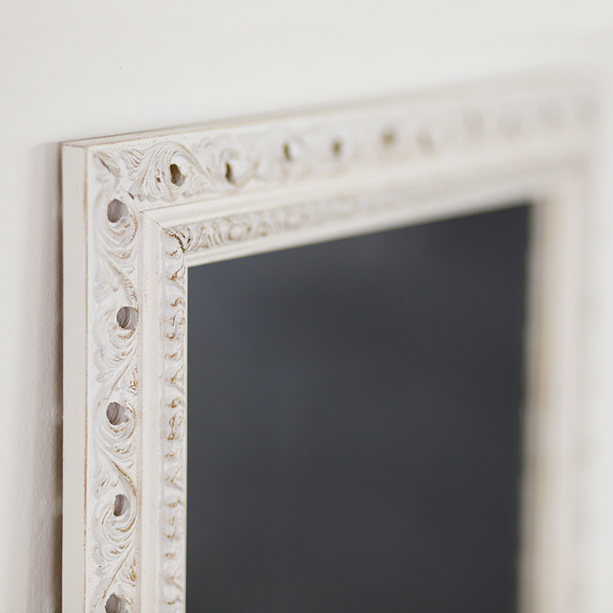 Specchio da Parete Shabby Chic in Legno Bianco Decapé con Intagli - Su Misura - immagine 6